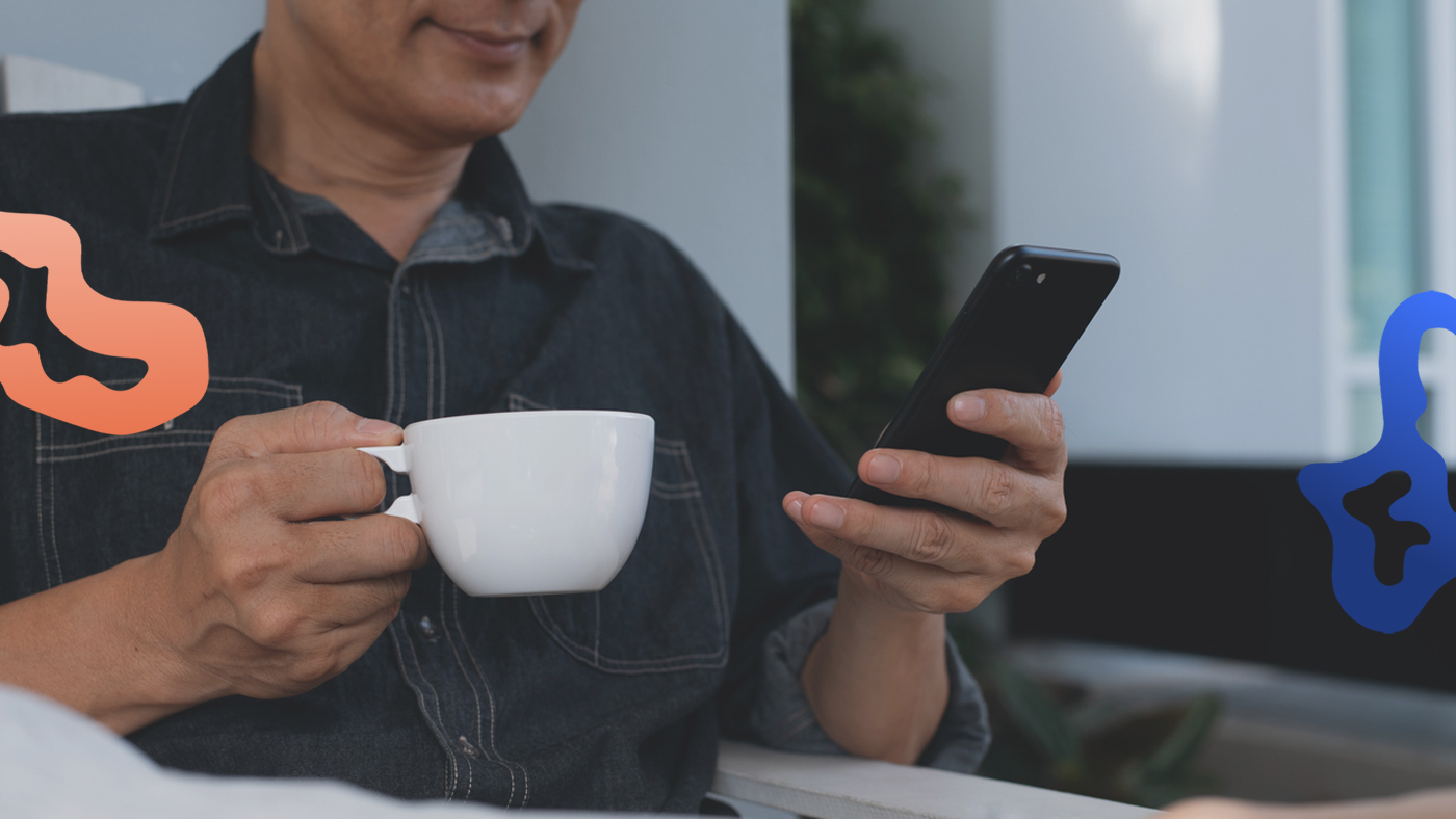 Chef inom omsorgen njuter av morgonkaffet och har en plan b i bakfickan